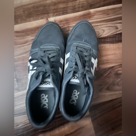 ✨ASICS Shoes✨ - Picture 2 of 3